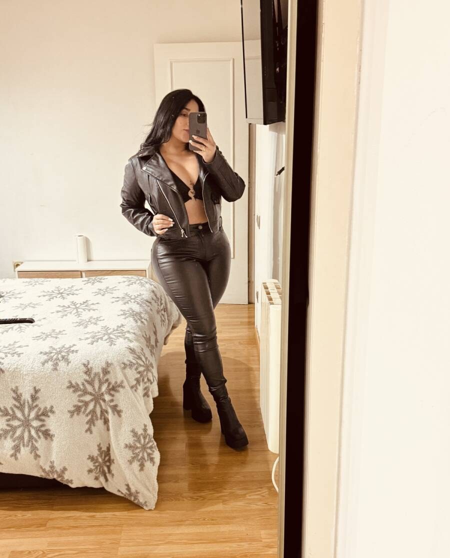 Colombiana caliente hot